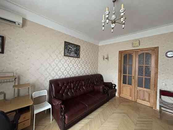 Продаж Квартира 2-кімнатна, 4/5 поверх на Героїв Оборони вул., д. 3 Kiev