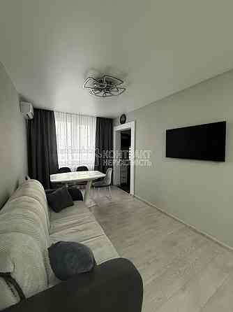 Продаж Квартира 4-кімнатна, 9/9 поверх на вул. Амосова Харків