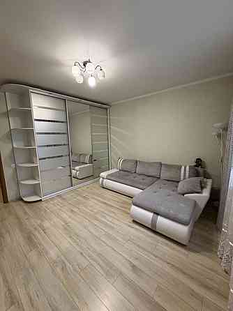 Продаж Квартира 2-кімнатна, 1/16 поверх на Воскресенська вул., д. 16Г Київ