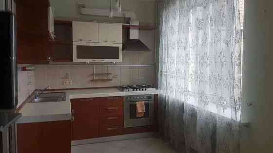 Оренда Квартира 2-кімнатна, 4/5 поверх на ул. Трёхсвятительская Киев