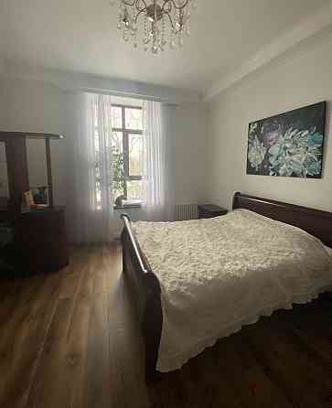 Продаж Квартира 3-кімнатна, 4/4 поверх на вул. Київське шосе Zhytomyr