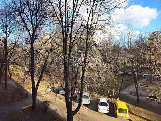 Продаж Квартира 4-кімнатна, 3/9 поверх на вул. Дерев'янка Kharkiv