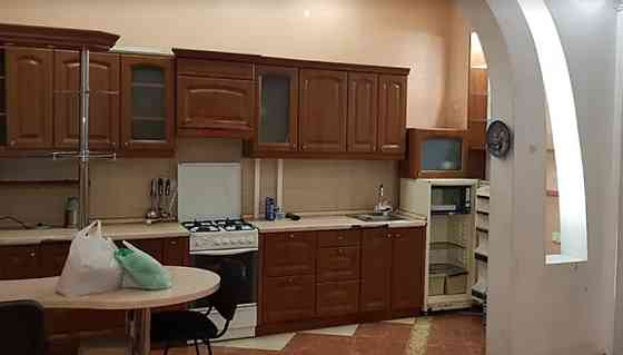 Продаж Квартира 3-кімнатна, 3/3 поверх на Пушкинская ул., 58 Одеса