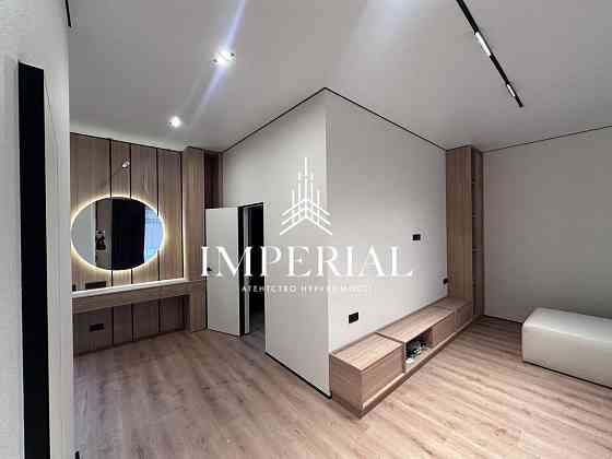 Продаж Будинок 4-кімнатний на вул. Лугова Київ