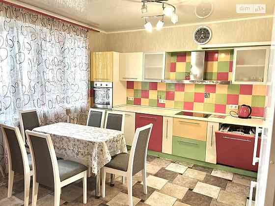 Оренда Квартира 3-кімнатна, 9/18 поверх на вул. Срібнокільська, 24 Kiev