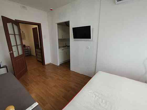 Оренда Квартира 1-кімнатна, 18/24 поверх на ул. Михаила Ломоносова, 85б Киев