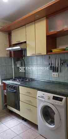 Продаж Квартира 2-кімнатна, 2/5 поверх на вул. Голосеевский Київ