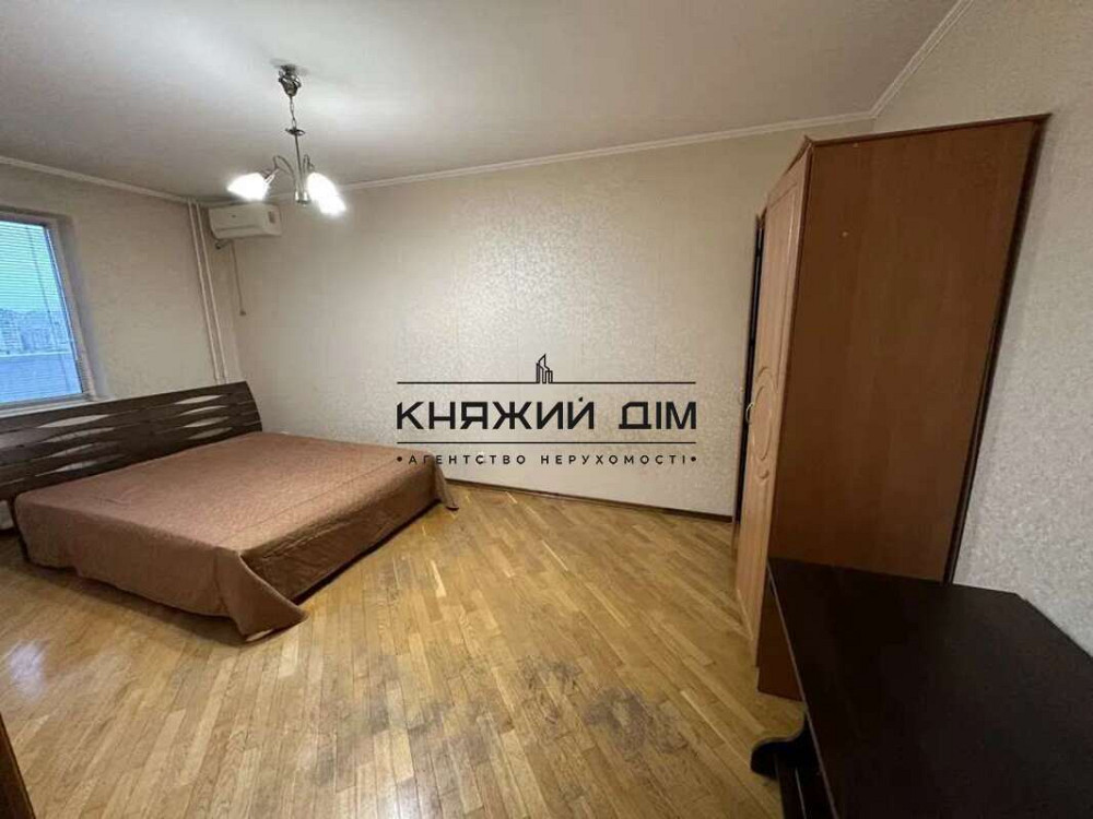 Оренда 3-кімнатної квартири біля метро Героїв Дніпра. № 1165339 Київ - фото 1