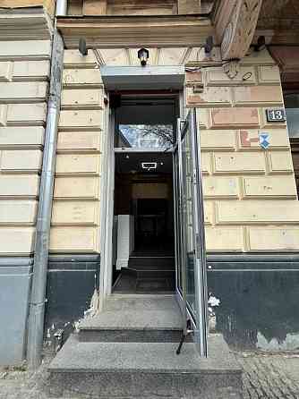 Продаж приміщення вільного призначення на вул. Грушевського Михайла приміщень - 3, поверх - 1/3 Львів