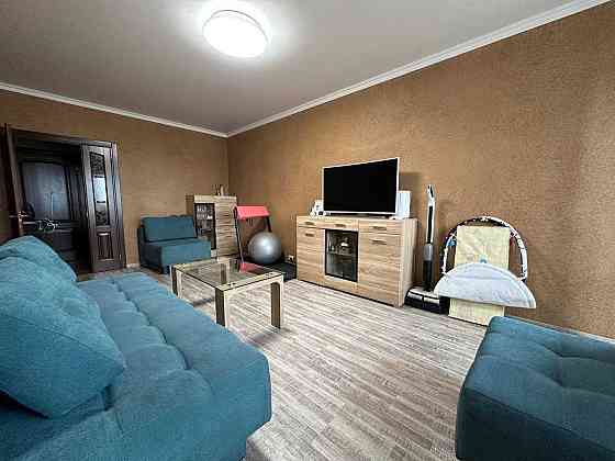 Продаж Квартира 3-кімнатна, 8/12 поверх на Писаржевского ул., 3 Дніпро