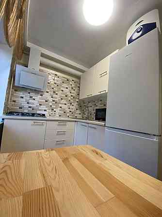 Оренда Квартира 1-кімнатна, 1/5 поверх на Дарницький бульвар, 11 Киев