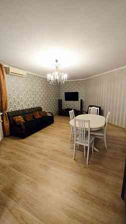 Продаж Квартира 4-кімнатна, 6/10 поверх на Почайнинська вул., д. 25/49 Киев