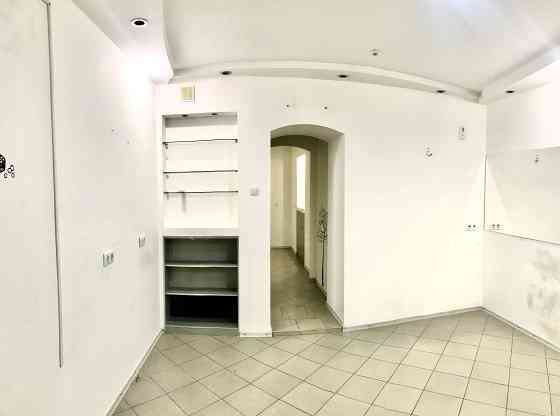 Продаж комерційне приміщення на ул. Старопортофранковская, 37 приміщень - 3, поверх - 1 Одеса