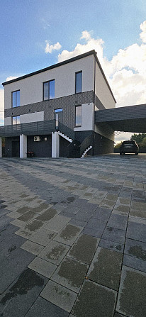 Продаж 3-поверховий  з ділянкою 12 сот 296 кв.м 7+ кімн. на Солуки вул. Підрясне - фото 1