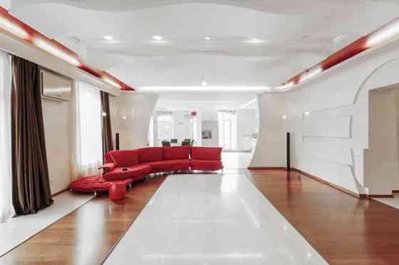 Оренда Квартира 4-кімнатна, 3/7 поверх на Уютная ул., 13 Одеса