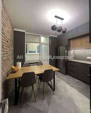 Продаж Будинок 3-кімнатний на Сікорського Ігоря Авіаконструктора вул., 4В Киев