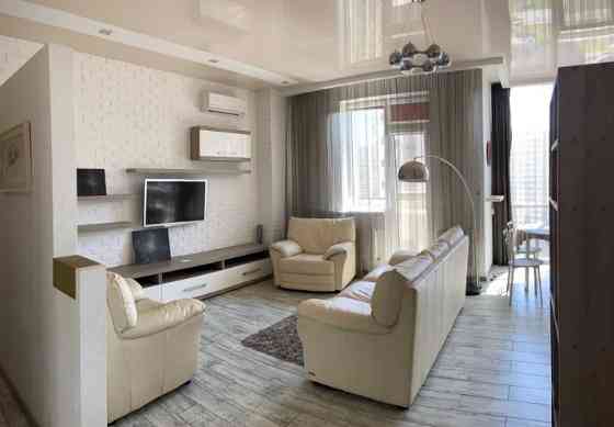 Оренда Квартира 2-кімнатна, 13/18 поверх на Жемчужная ул. Одеса