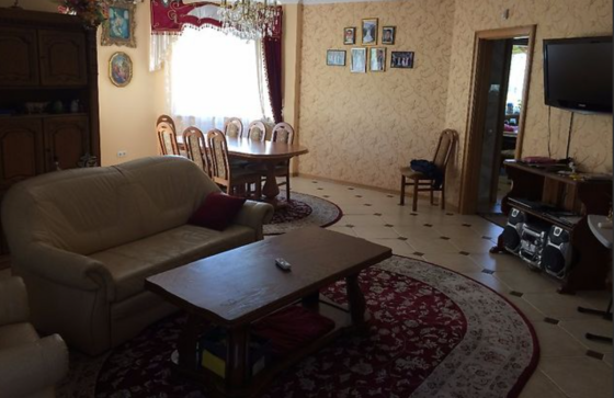 Продаж 2 поверхового будинку веранда і ділянкою на 5 соток, 393 кв. м, 9 кімнат, на вул. Микулинецьк Тернопіль