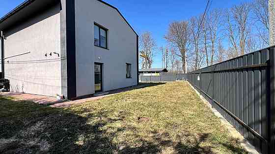 Продаж Будинок 4-кімнатний на вул. Зелена Запитів