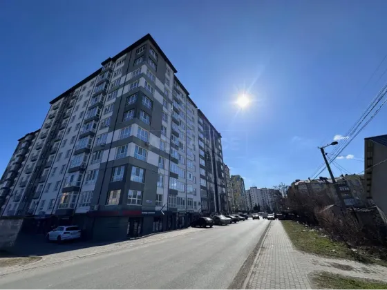 Продаж Приміщення в житловому будинку площа 87.6 кв.м 2-й поверх на Довженка 25 Івано-Франківськ