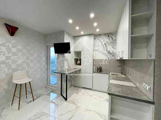 Оренда Квартира 1-кімнатна, 4/4 поверх на Практична вул., 2 Kiev