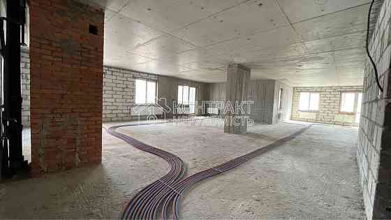 Продаж Квартира 4-кімнатна, 4/25 поверх на вул. Науки Kharkiv