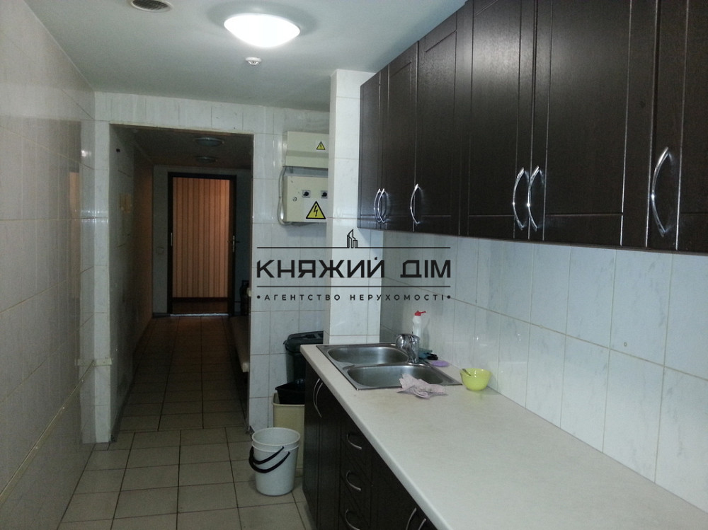 Оренда офісне приміщення на Межигорская ул. поверх - 1/4 Київ - фото 2