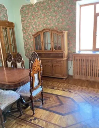 For sale 4-room Apartment 120000 sq.m екатерининская площадь 4 Odessa