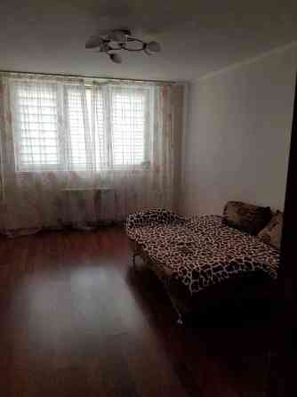 Оренда Квартира 2-кімнатна, 21/25 поверх на ул. Урловская, 23 Киев