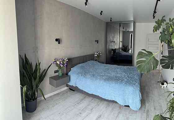 Продаж Квартира 3-кімнатна, 8/8 поверх на вул. В.Чорновола Рівне