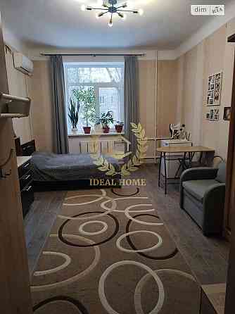 Продаж Квартира 1-кімнатна, 2/5 поверх на Сергея Берегового ул., 16/14 Киев