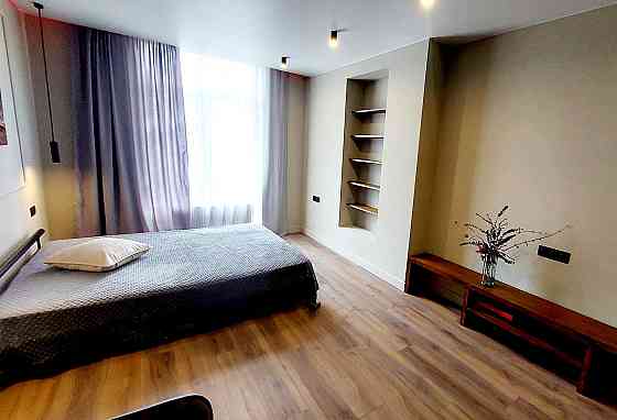 Продаж Квартира 1-кімнатна, 12/25 поверх на Микільсько-Слобідська вул., д. 8 Київ