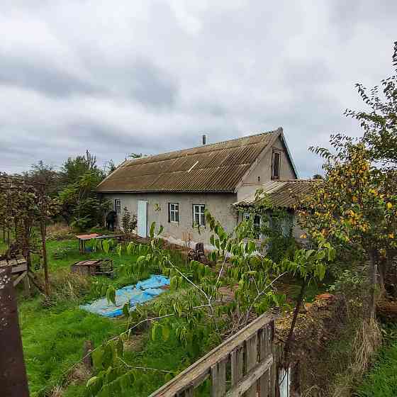 Продаётся небольшой дом в с.Жолтое  на самом берегу Хаджибеевского лимана Жовте