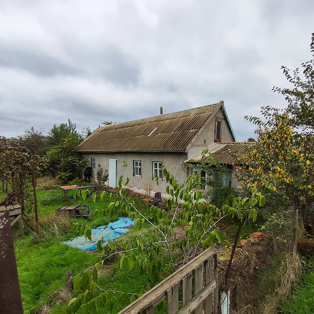 Продаётся небольшой дом в с.Жолтое  на самом берегу Хаджибеевского лимана Жовте - фото 1