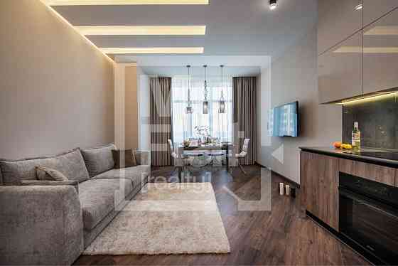 Оренда Квартира 3-кімнатна, 21/30 поверх на вул. Драгомирова Kiev