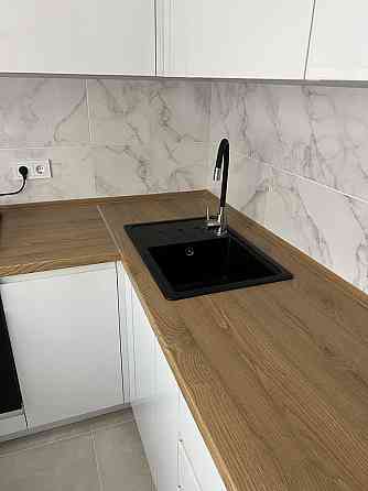 Продаж Квартира 3-кімнатна, 1/5 поверх на Парково-Сирецька вул., д. 10 Київ