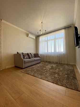 Продаж Квартира 2-кімнатна, 16/16 поверх на Берестейський вул., д. 71-А Киев