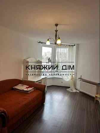 Продаж 3-х к. квартири Севастопільська Площа. № 2114869 Kiev