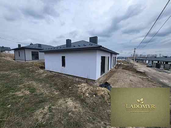 Продаж Будинок 4-кімнатний на вул. Масив Зоряний Рівне