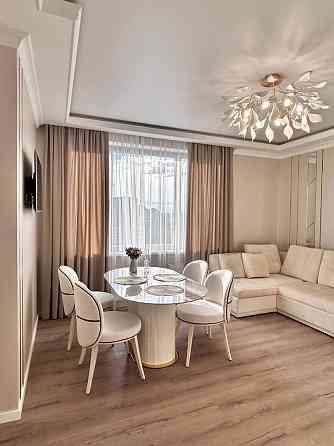 Оренда Квартира 3-кімнатна, 15/24 поверх на Генуэзская ул., 24 Одесса