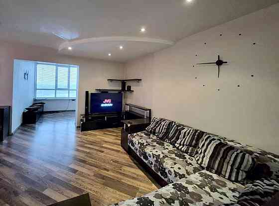 Оренда Квартира 3-кімнатна, 9/10 поверх на Любарского пер., 4А Dnipro