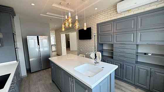 Продаж Квартира 4-кімнатна, 23/25 поверх на Ахматової Анни вул., д. 22 Київ