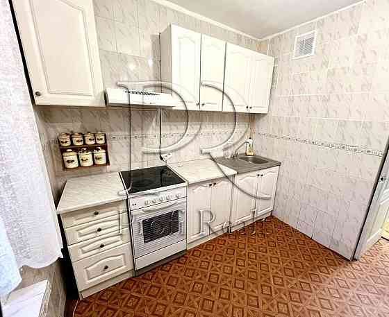 Оренда Квартира 2-кімнатна, 15/18 поверх на вул. Дніпровська набережна, 13 Kiev