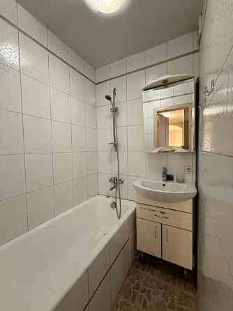 Продаж Квартира 3-кімнатна, 8/9 поверх на Березинская ул., 18 Дніпро