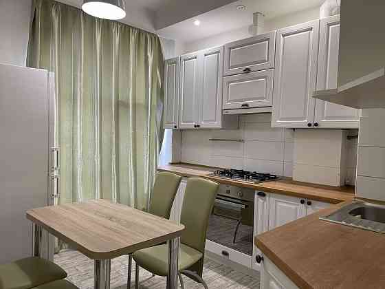 Продаж Квартира 1-кімнатна, 2/8 поверх на Дмитра Луценка вул., д. 12 Київ