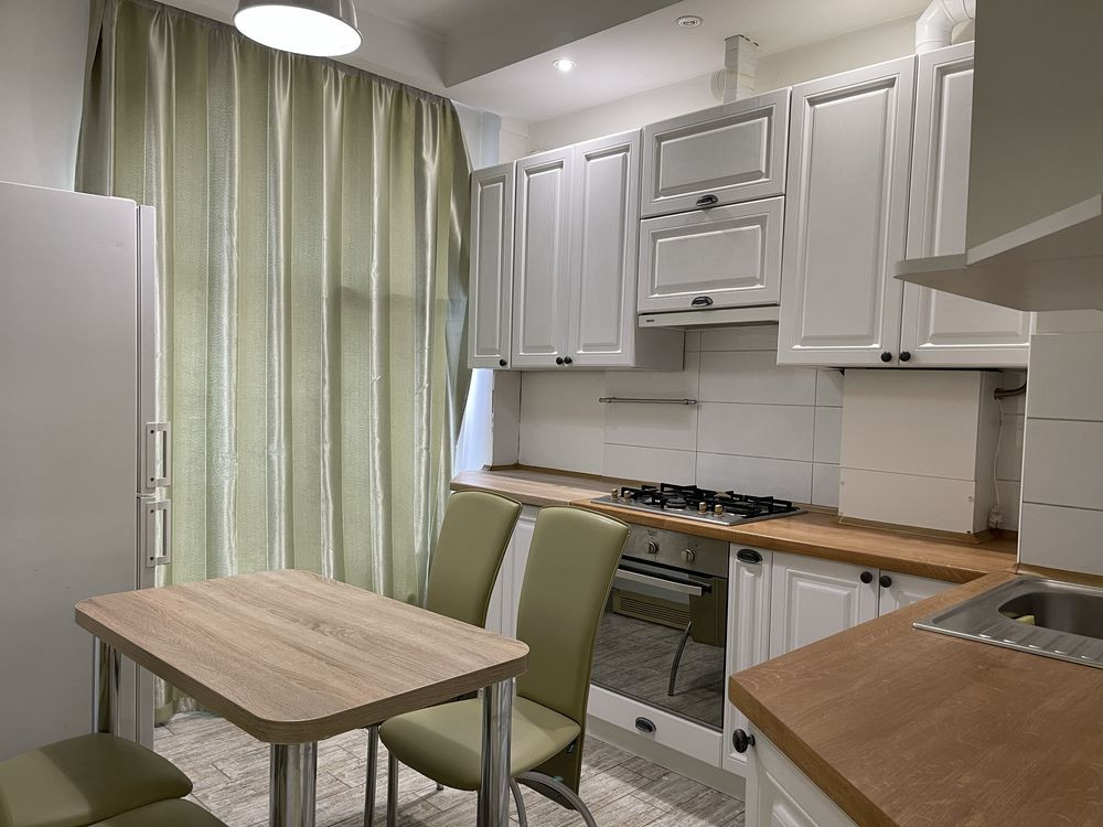 Продаж Квартира 1-кімнатна, 2/8 поверх на Дмитра Луценка вул., д. 12 Київ - фото 1