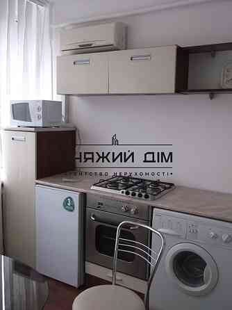 3-кімнатна квартира в центрі біля м. Золоті Ворота. Вул. Володимирська 51/53. Код: 21144737 Киев