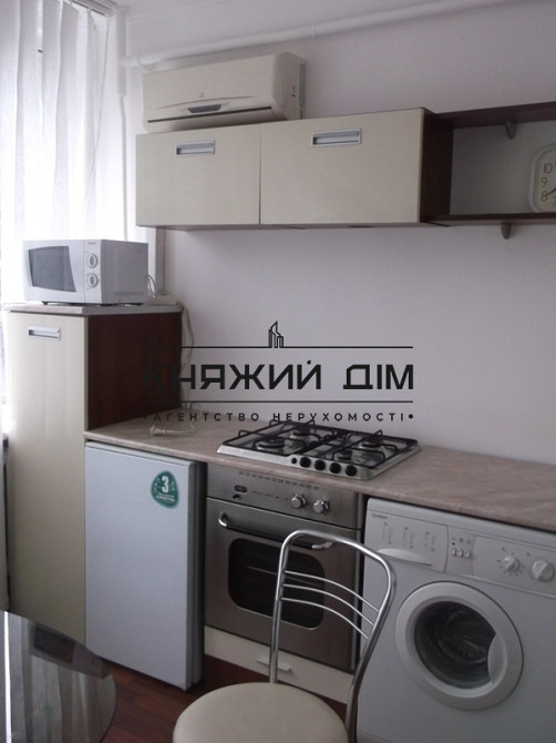 3-кімнатна квартира в центрі біля м. Золоті Ворота. Вул. Володимирська 51/53. Код: 21144737 Киев - изображение 3