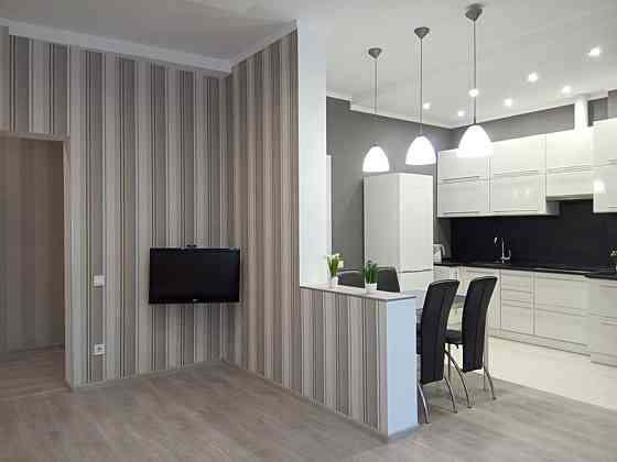 Оренда Квартира 2-кімнатна, 9/33 поверх на Харківське шоссе, 19а Київ