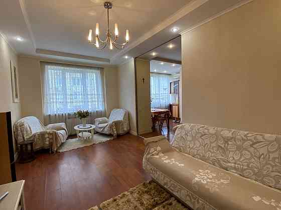 Оренда Квартира 3-кімнатна, 7/24 поверх на улица Никольско-Слободская, д.6 Киев